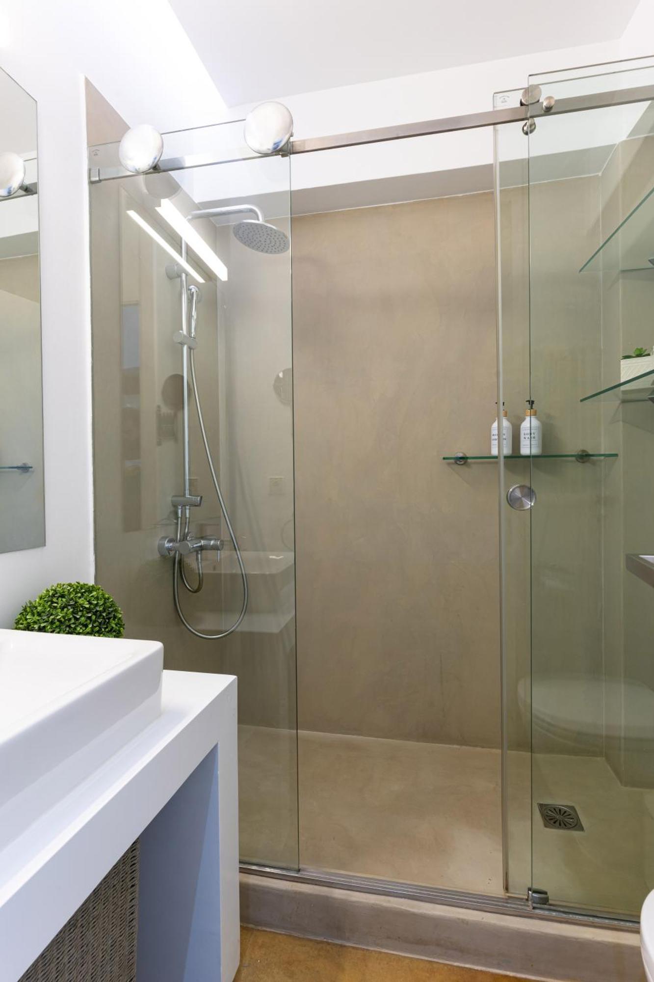 Ma Maison No5 Penthouse Loft, Private Heated Pool, Acropolis View, Ultra High Speed Internet 300 Mbps, Short Walk To Acropolis, Parking Upon Request, 1' From Metro أثينا المظهر الخارجي الصورة