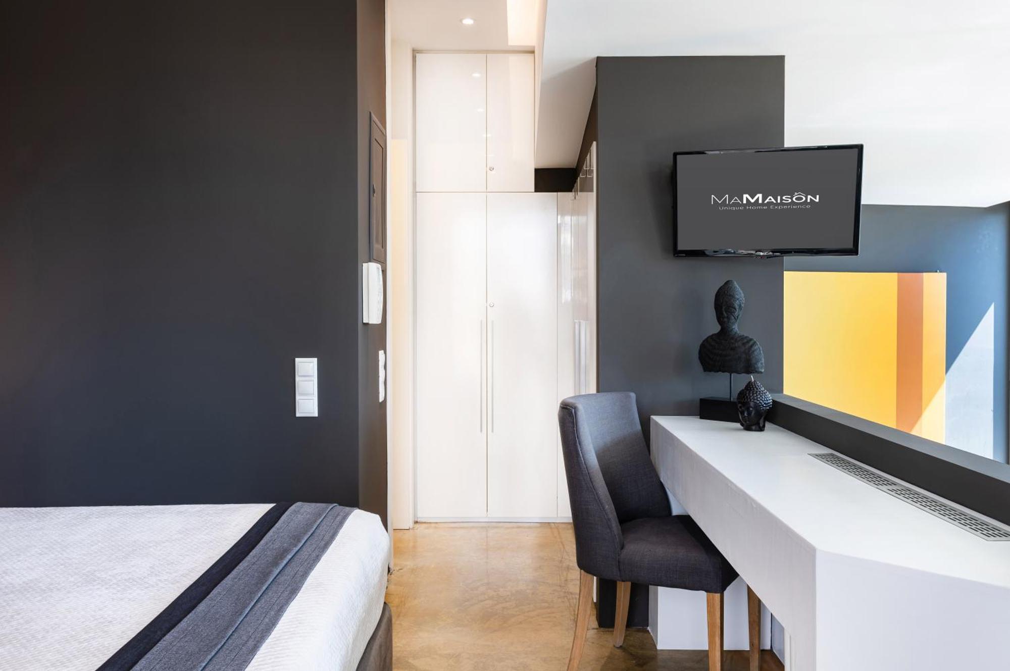 Ma Maison No5 Penthouse Loft, Private Heated Pool, Acropolis View, Ultra High Speed Internet 300 Mbps, Short Walk To Acropolis, Parking Upon Request, 1' From Metro أثينا المظهر الخارجي الصورة